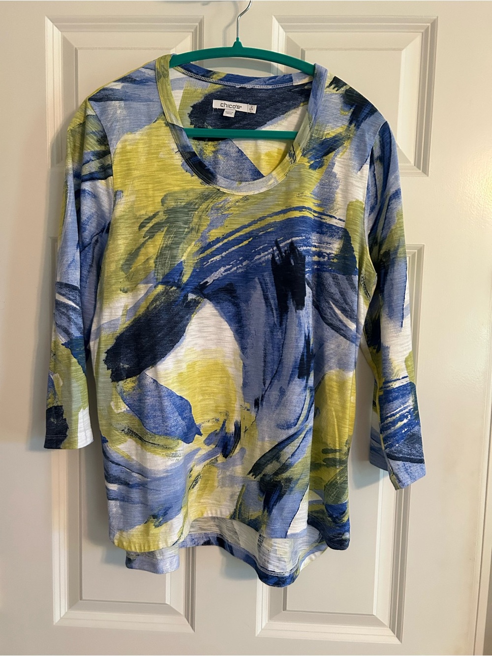 Chico's Blue, Yellow & White Abstract Scoop Neck 3/4 sleeve top.